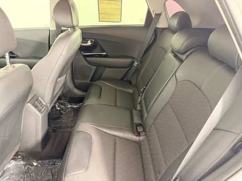 Used 2020 Kia Niro EX FWD image 21