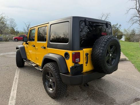 Used 2015 Jeep Wrangler Unlimited Sport w/ Quick Order Package 24S AWD/4WD image 8