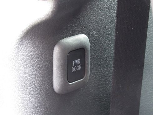 Certified 2024 Toyota Sienna XLE Woodland Edition AWD/4WD image 39