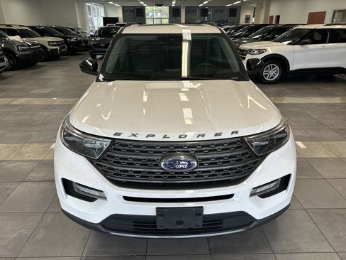 Used 2023 Ford Explorer XLT w/ Equipment Group 202A image 18