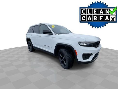 Used 2023 Jeep Grand Cherokee Limited w/ Luxury Tech Group II image 2
