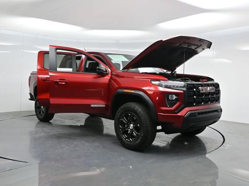 Used 2024 GMC Canyon Elevation image 40