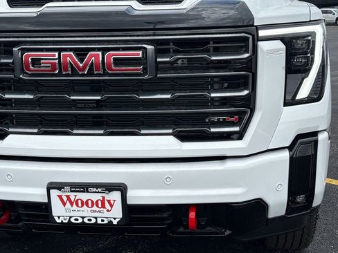 New 2026 GMC Sierra 2500 AT4 w/ AT4 Premium Plus Package AWD/4WD image 11