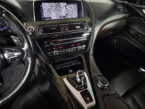Used 2017 BMW M6 Convertible RWD image 9