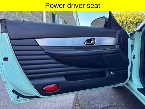 Used 2004 Ford Thunderbird RWD image 10