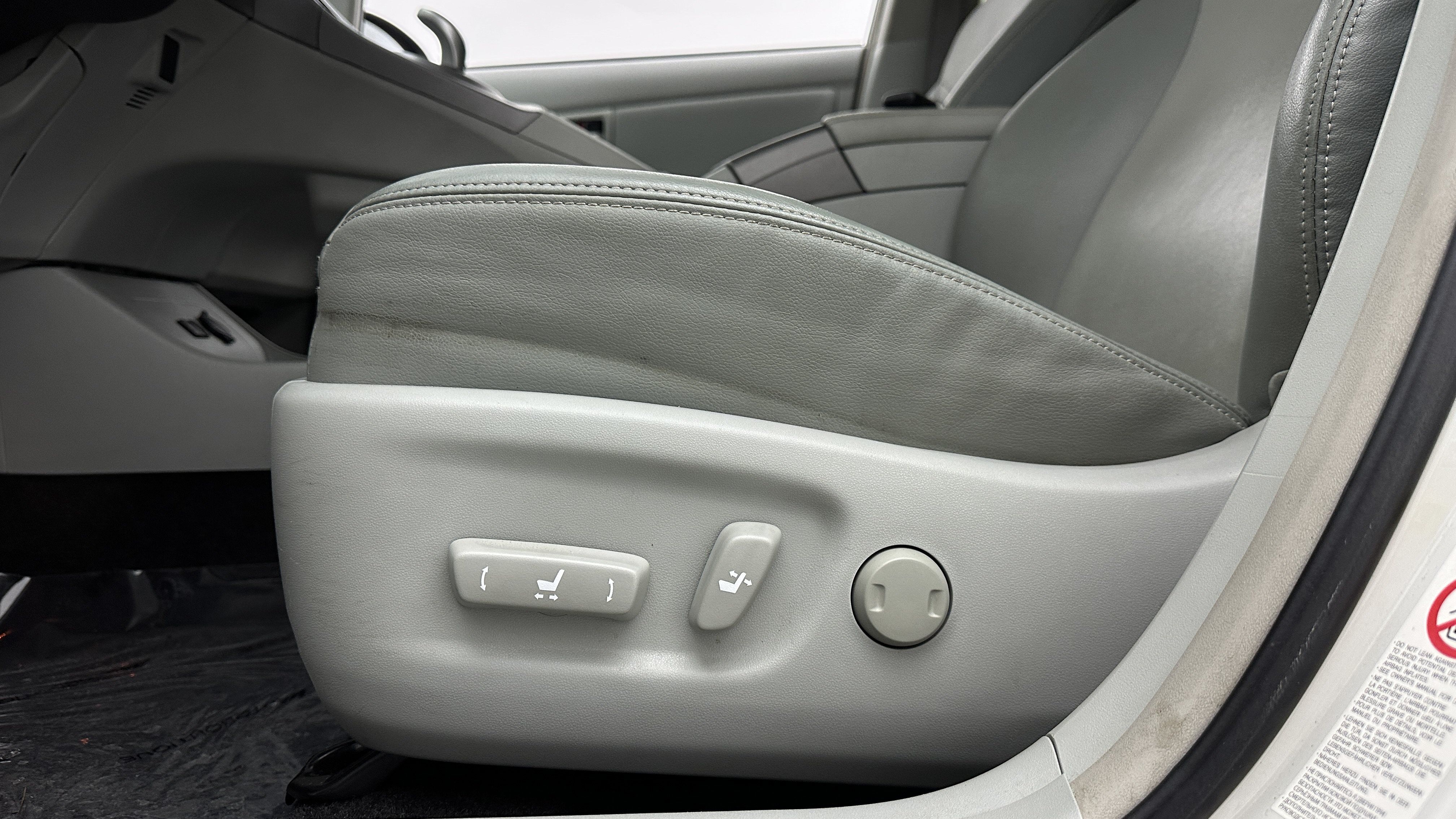 Used 2015 Toyota Prius Five w/ Advanced Technology Package FWD image 13