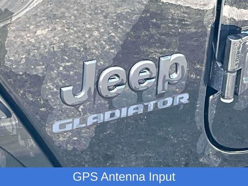 Used 2022 Jeep Gladiator Sport image 11
