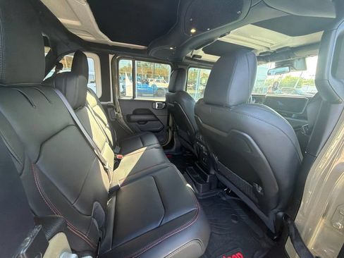 Used 2025 Jeep Wrangler Unlimited Rubicon w/ XTREMEE 35" Tire Package AWD/4WD image 3
