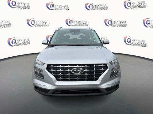 Certified 2025 Hyundai Venue SEL image 2