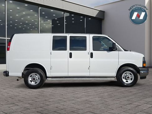 Used 2024 GMC Savana 2500 w/ Driver Convenience Package image 6
