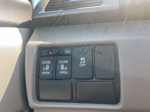 Used 2016 Honda Odyssey SE image 20