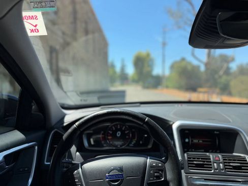 Used 2016 Volvo XC60 T5 Platinum FWD image 40