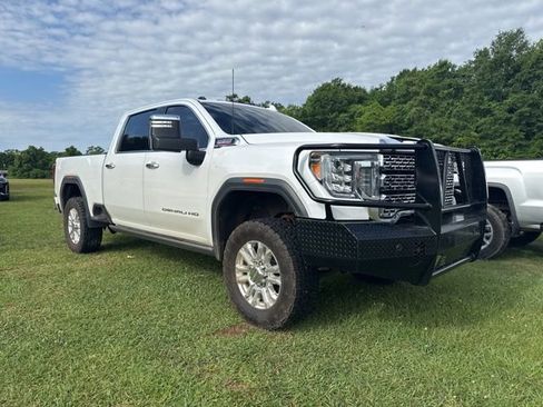 Used 2022 GMC Sierra 3500 Denali w/ Technology Package AWD/4WD image 4