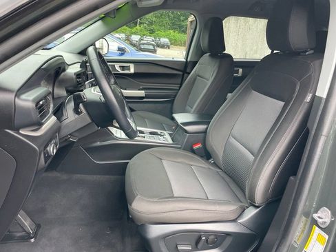 Used 2023 Ford Explorer XLT AWD/4WD image 7