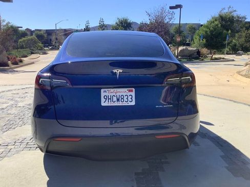 Used 2020 Tesla Model Y Long Range image 15