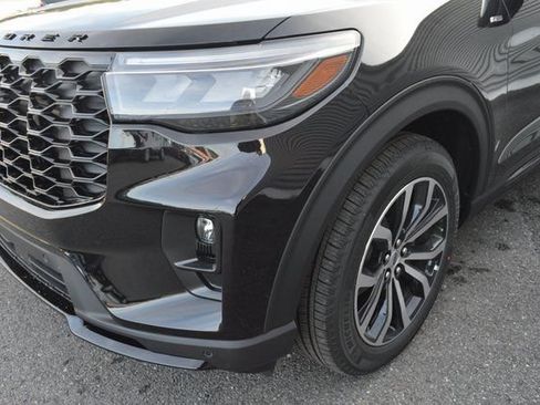 New 2026 Ford Explorer ST-Line RWD image 9