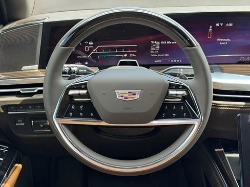 New 2026 Cadillac Escalade ESV Luxury w/ Touring Package AWD/4WD image 22