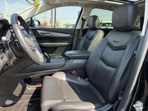 Used 2017 Cadillac XT5 Premium Luxury AWD/4WD image 10