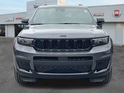 Used 2025 Jeep Grand Cherokee L Altitude AWD/4WD image 2
