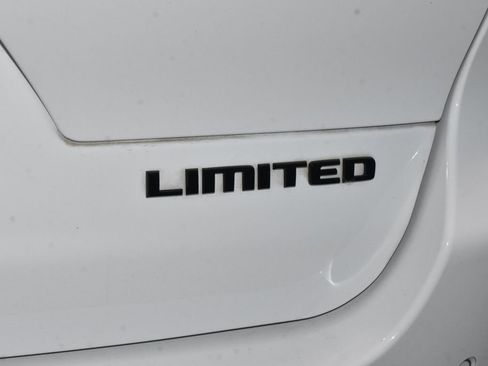 Used 2024 Jeep Grand Cherokee L Limited w/ Black Appearance Package AWD/4WD image 30