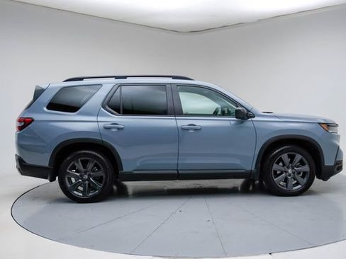 Certified 2025 Honda Pilot Sport image 18
