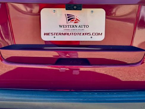 Used 2017 Cadillac Escalade Platinum image 6