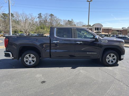 Used 2025 GMC Sierra 1500 SLT image 4