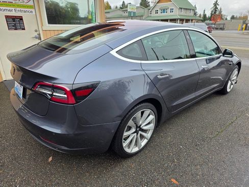 Used 2018 Tesla Model 3 Mid Range image 7