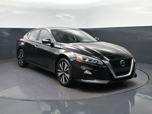 Used 2022 Nissan Altima 2.5 SV FWD image 9