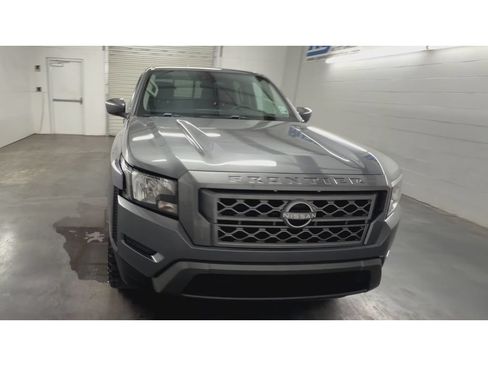Used 2022 Nissan Frontier SV RWD image 3