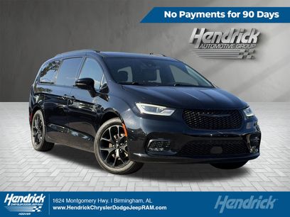 Used 2025 Chrysler Pacifica Limited
