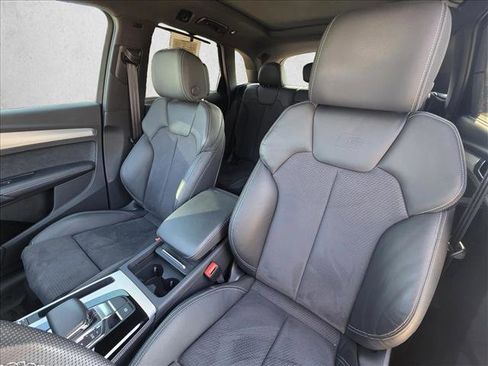 Certified 2023 Audi Q5 e Prestige w/ Prestige Package image 15