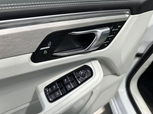 Certified 2023 Porsche Macan AWD/4WD image 16