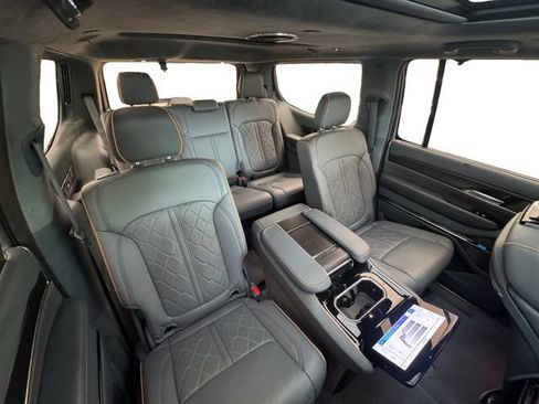 Used 2024 Jeep Grand Wagoneer Series III w/ Quick Order Packagew 28T AWD/4WD image 17