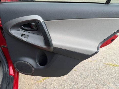Used 2012 Toyota RAV4 4WD w/ Value Pkg image 17