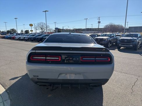 Used 2021 Dodge Challenger R/T Scat Pack w/ Scat Pack Stripe image 4