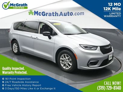 Used 2024 Chrysler Pacifica Touring-L