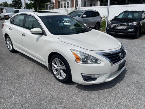Used 2013 Nissan Altima 2.5 SV w/ 2.5SV Convenience Pkg FWD image 4