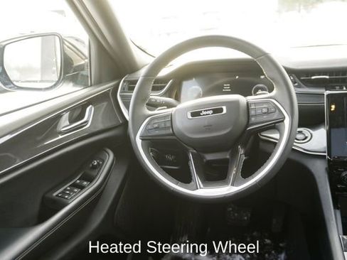 Used 2023 Jeep Grand Cherokee Altitude image 10