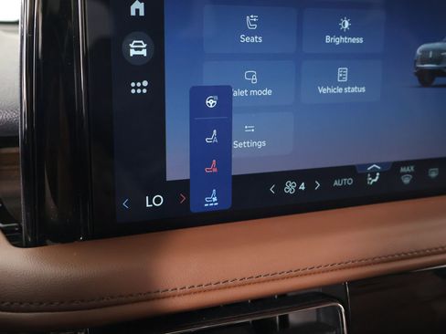 Used 2025 Lincoln Aviator Reserve w/ Equipment Group 201A AWD/4WD image 7