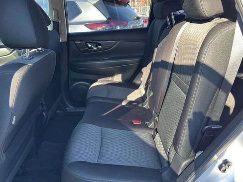 Used 2020 Nissan Rogue SV image 28