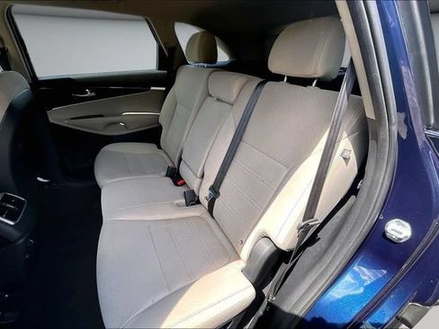 Used 2018 Kia Sorento FWD image 22