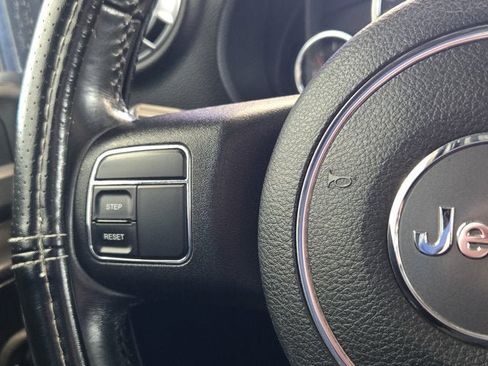 Used 2012 Jeep Wrangler Unlimited Sahara image 25