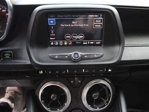 Used 2022 Chevrolet Camaro LT RWD image 17