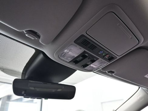 Used 2022 Honda Odyssey Elite image 25