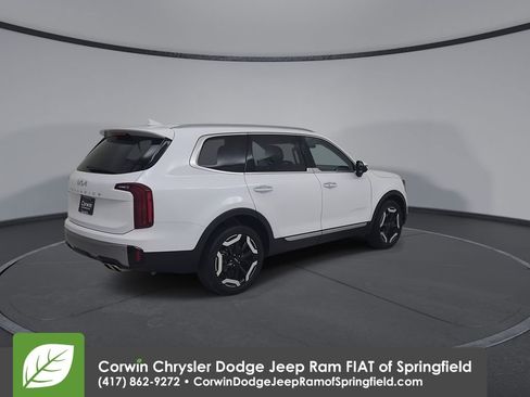 Used 2025 Kia Telluride S FWD image 15