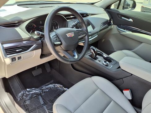 Certified 2023 Cadillac XT4 Luxury FWD image 19