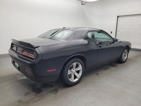 Used 2019 Dodge Challenger SXT image 10