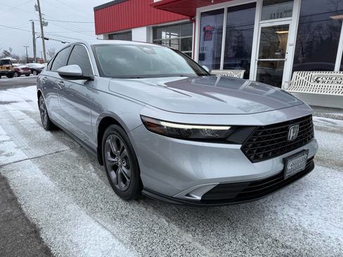 Used 2023 Honda Accord EX image 14
