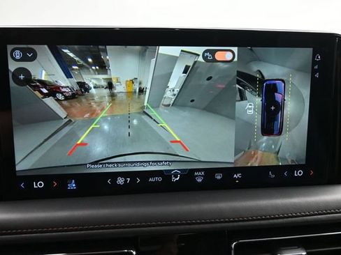 Certified 2025 Lincoln Aviator Reserve w/ Illumination Package AWD/4WD image 17